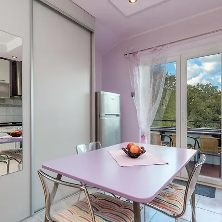 Apartment Stunning In W/ 1 Bedrooms