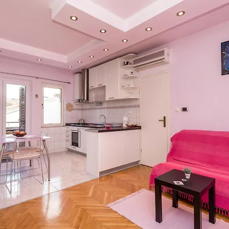 Stunning In W/ 1 Bedrooms * Lovran