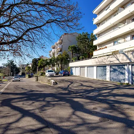 Stunning In W/ 1 Bedrooms * Lovran